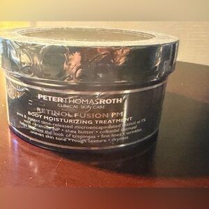 Peter Thomas Roth Retinol Fusion PM Moisturizer - Silver